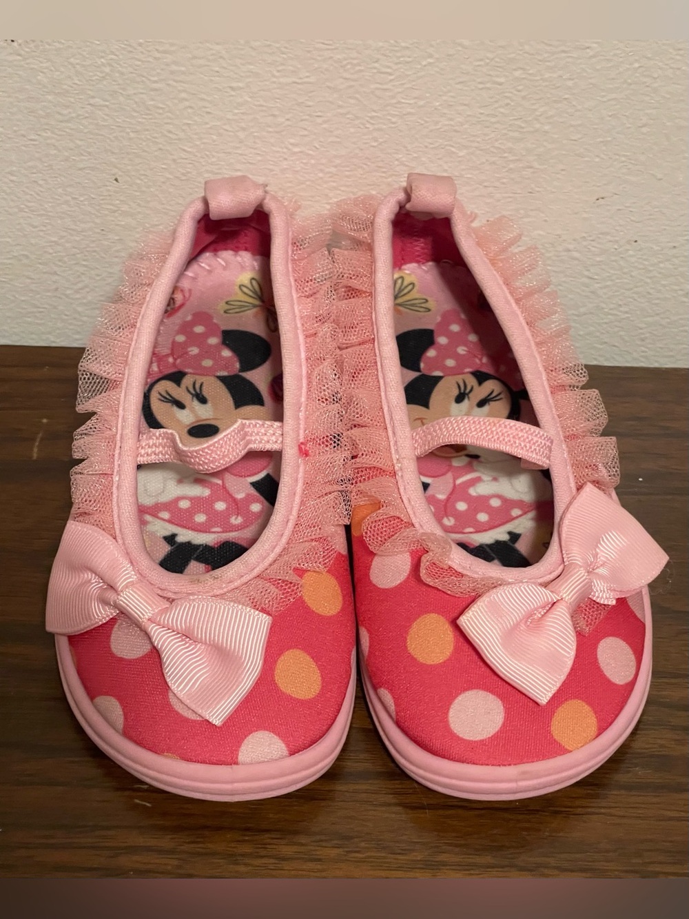Disney Minnie Mouse Pink Polka Dot Minnie Bow Water Shoes